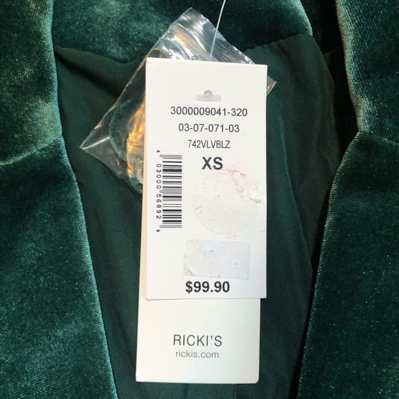 Ricki's Green Velvet Fitted Blazer - Picture 14 of 17